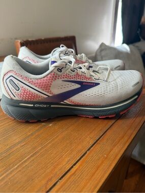 Brooks Ghost Women's Running Shoes - Light Gray with Pink & Purple Accents